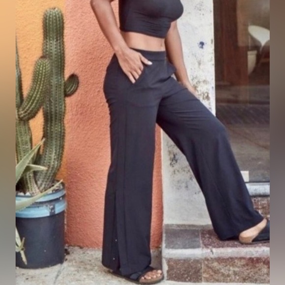 Athleta Pants - Athleta Gramercy Track Trousers Wide Leg Breakaway Black Size 6 EXCELLENT